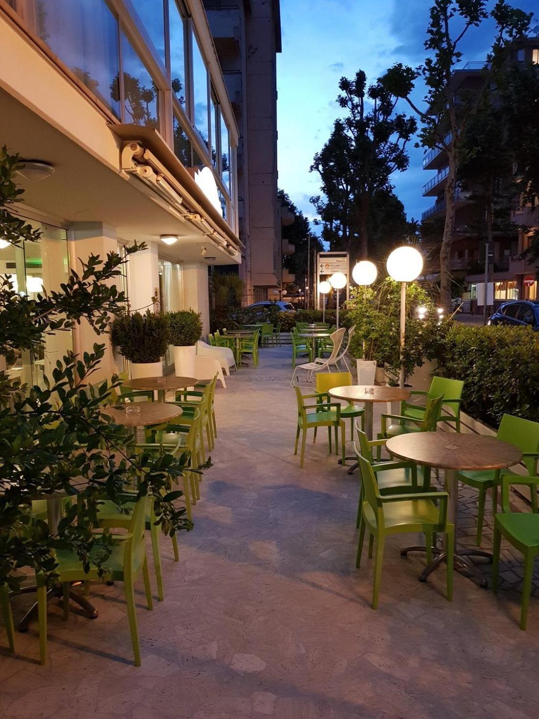 Hotel Konrad Marebello Екстер'єр фото