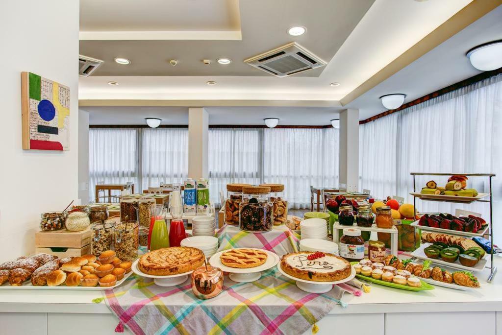 Hotel Konrad Marebello Екстер'єр фото