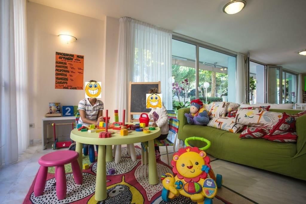 Hotel Konrad Marebello Екстер'єр фото