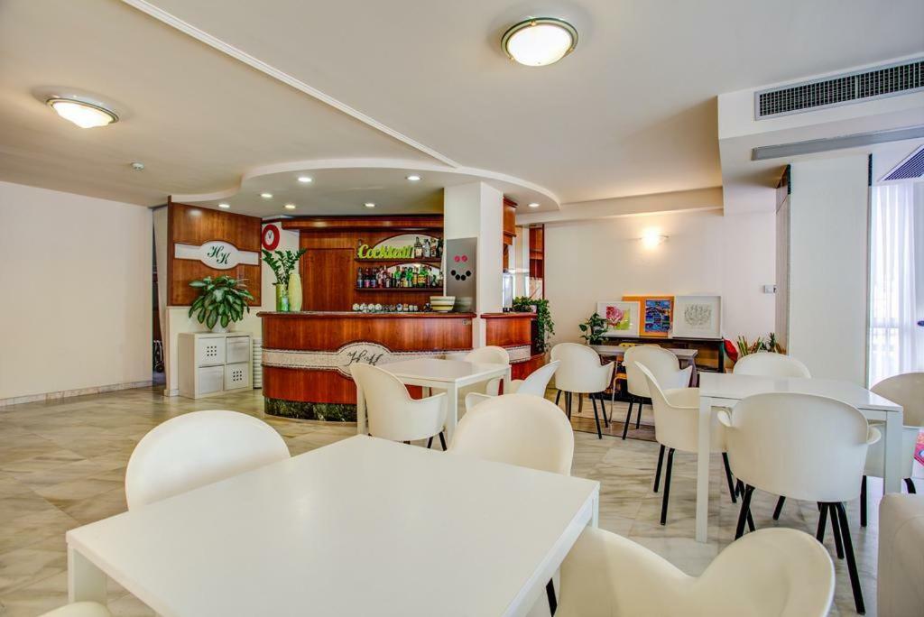 Hotel Konrad Marebello Екстер'єр фото