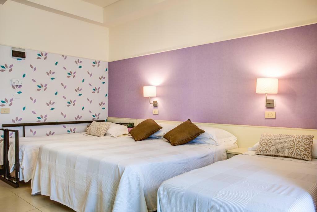 Hotel Konrad Marebello Екстер'єр фото