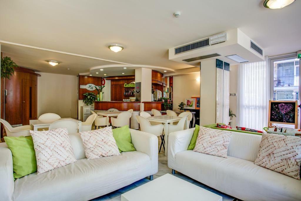 Hotel Konrad Marebello Екстер'єр фото